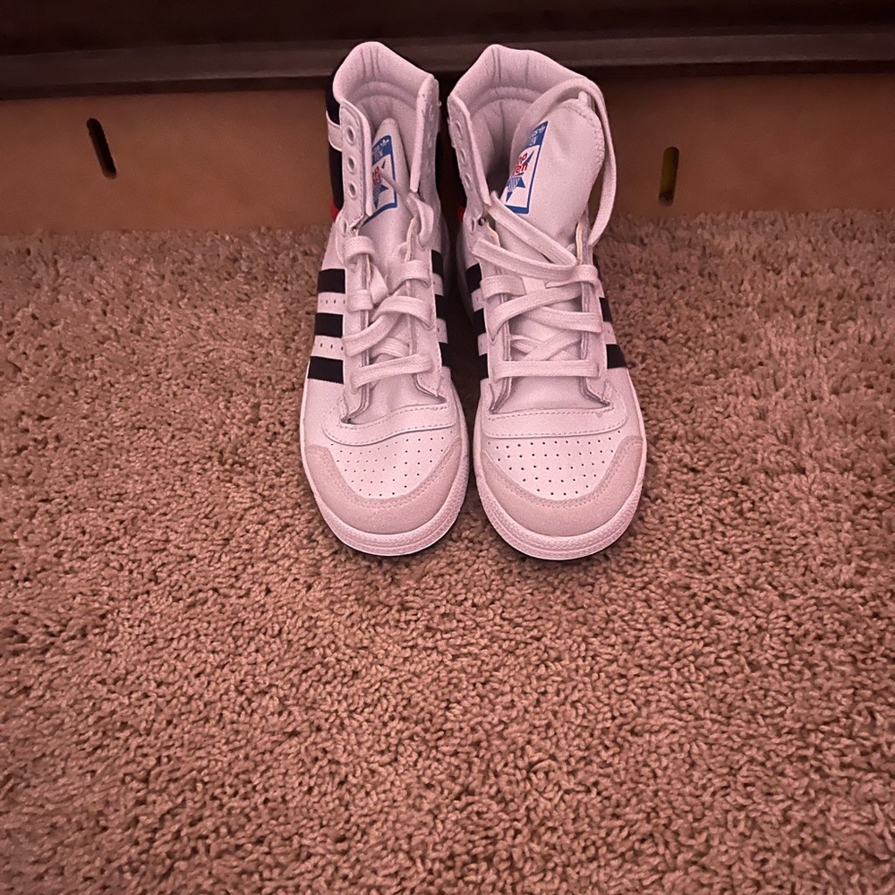 Top ten Hi J adidas for kids, size 3 1/2